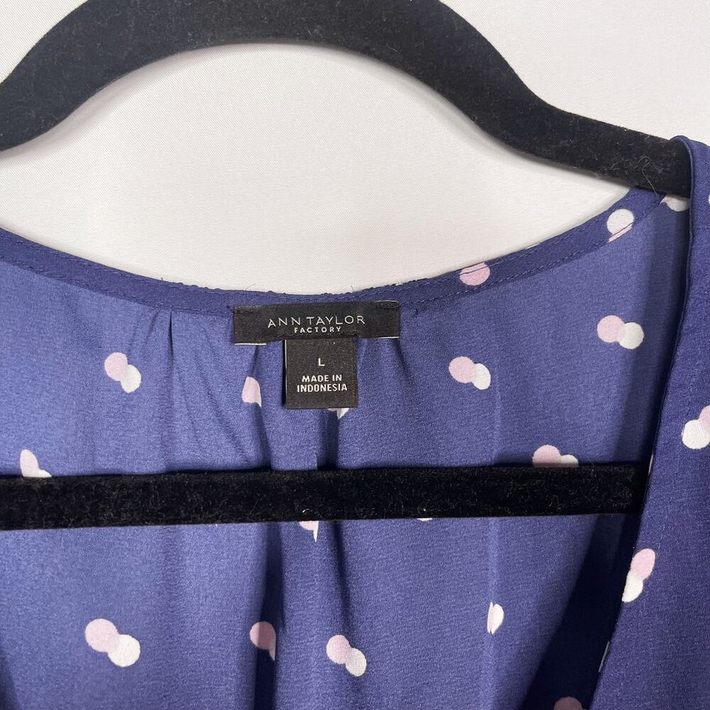 Ann Taylor Large L Blue Polka Dot Flutter Sleeve V Neck Blouse Top Cinch Hem - Picture 6 of 8